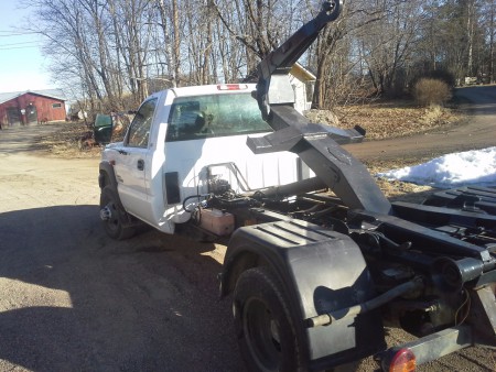 Koukkulavalaitteen asennus